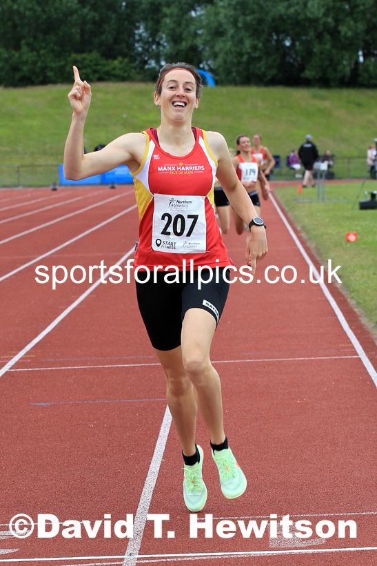 Senior womens 1500 metres, 2022 Northern Senior and Under-20 Champs., Wavertree Athletics Centre, Liverpool. Photo: David T. Hewitson/Sports for All Pics